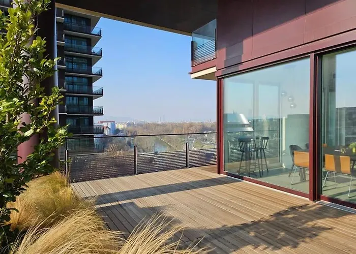 Deluxe Apartment & Rooftop-Pool