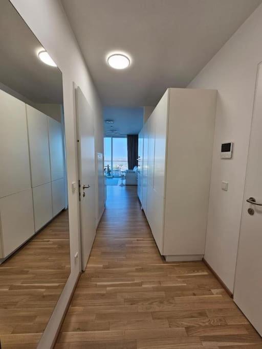 Apartament Deluxe & Rooftop-pool Wiedeń