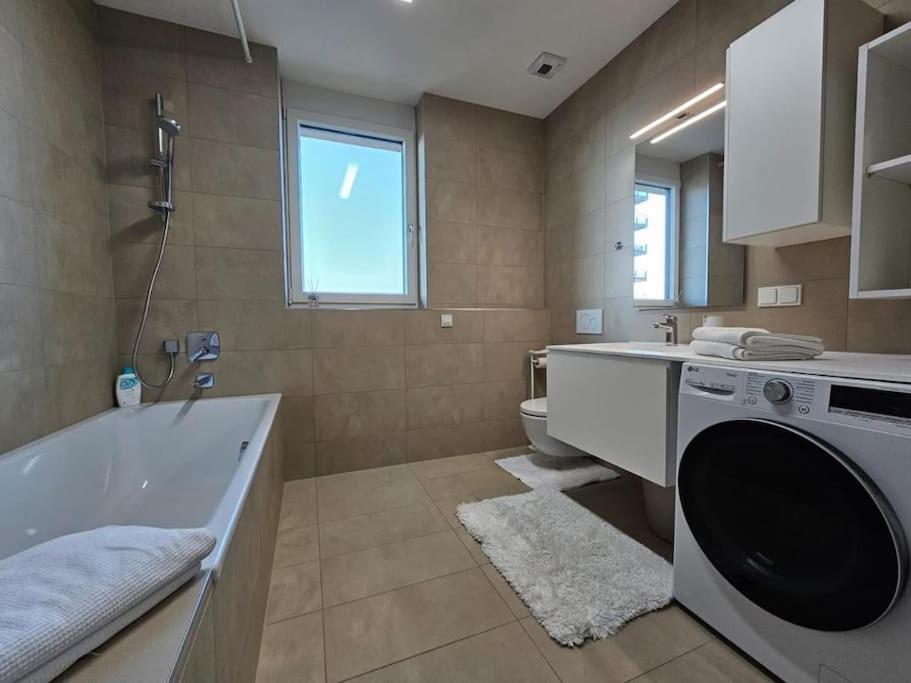 Apartament Deluxe & Rooftop-pool *